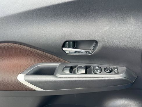 Certified 2023 Nissan Kicks SR FWD image 11
