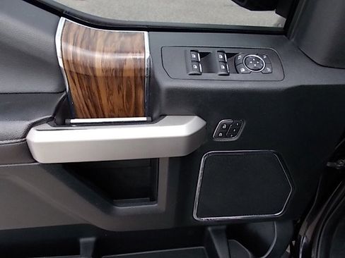 Used 2019 Ford F150 Lariat w/ Equipment Group 502A Luxury image 12