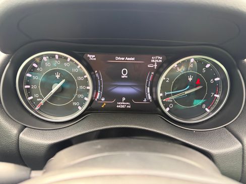 Used 2023 Maserati Levante Modena AWD/4WD image 21