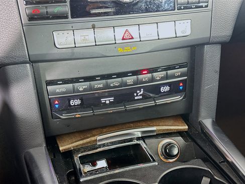 Used 2014 Mercedes-Benz E 350 Sedan image 24