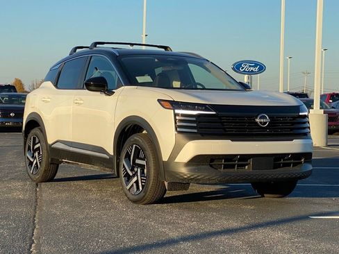 New 2026 Nissan Kicks SV w/ SV Premium Package image 2