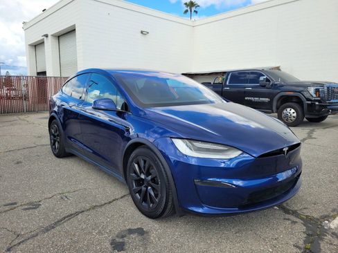 Used 2022 Tesla Model X image 3