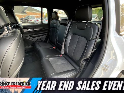 New 2025 Jeep Grand Cherokee 4WD image 10