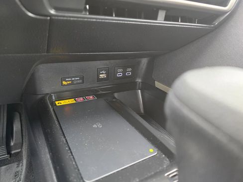 Used 2025 Toyota Camry LE image 24