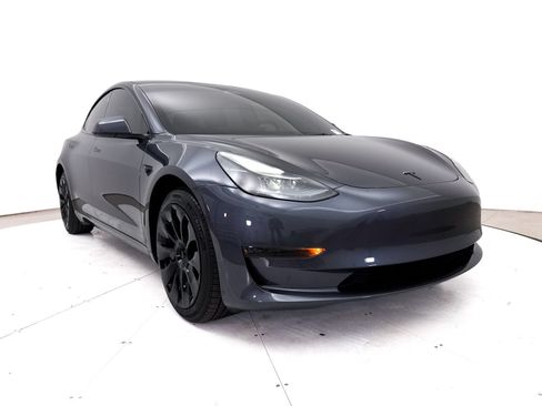 Used 2023 Tesla Model 3 Standard Range RWD image 12