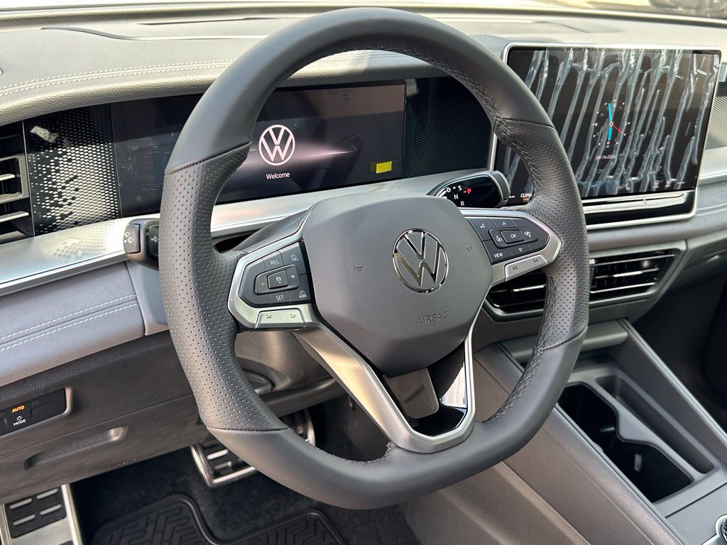 New 2026 Volkswagen Tiguan SE R-Line FWD image 17
