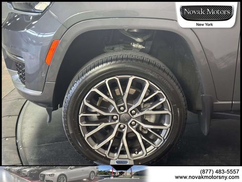 Used 2022 Jeep Grand Cherokee L Summit AWD/4WD image 5