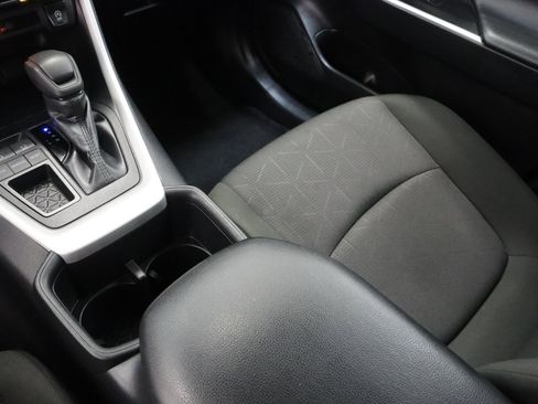 Certified 2025 Toyota RAV4 XLE FWD image 17