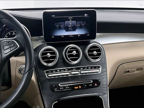 Used 2017 Mercedes-Benz GLC 300 4MATIC image 7
