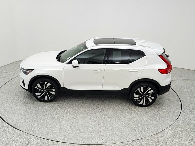 Used 2024 Volvo XC40 B5 Plus w/ Protection Package Premier AWD/4WD image 38