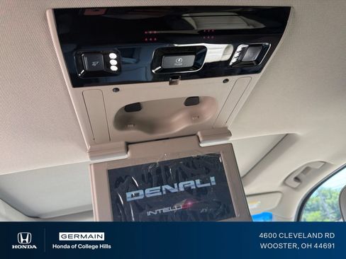 Used 2018 GMC Yukon Denali w/ Denali Ultimate Package AWD/4WD image 17