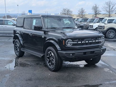 New 2026 Ford Bronco Outer Banks image 2