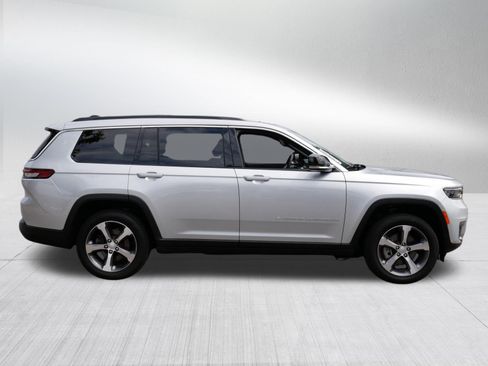 Used 2025 Jeep Grand Cherokee L Limited w/ Trailer Tow Package AWD/4WD image 8