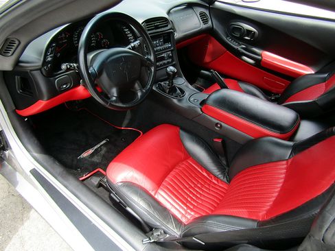 Used 2004 Chevrolet Corvette Z06 RWD image 10