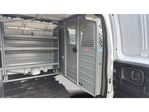 Used 2014 GMC Savana 1500 AWD image 25