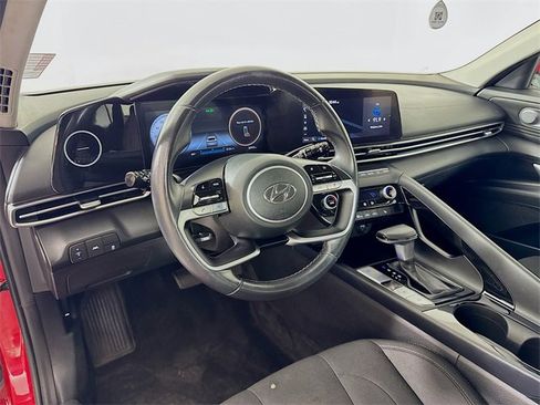 Certified 2023 Hyundai Elantra SEL w/ Convenience Package image 12