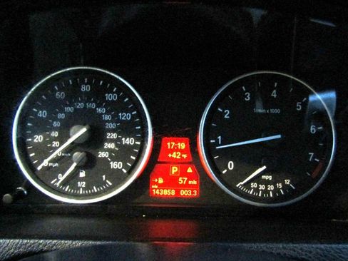 Used 2011 BMW X5 xDrive35i image 18