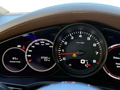 Used 2023 Porsche Cayenne Platinum Edition image 52