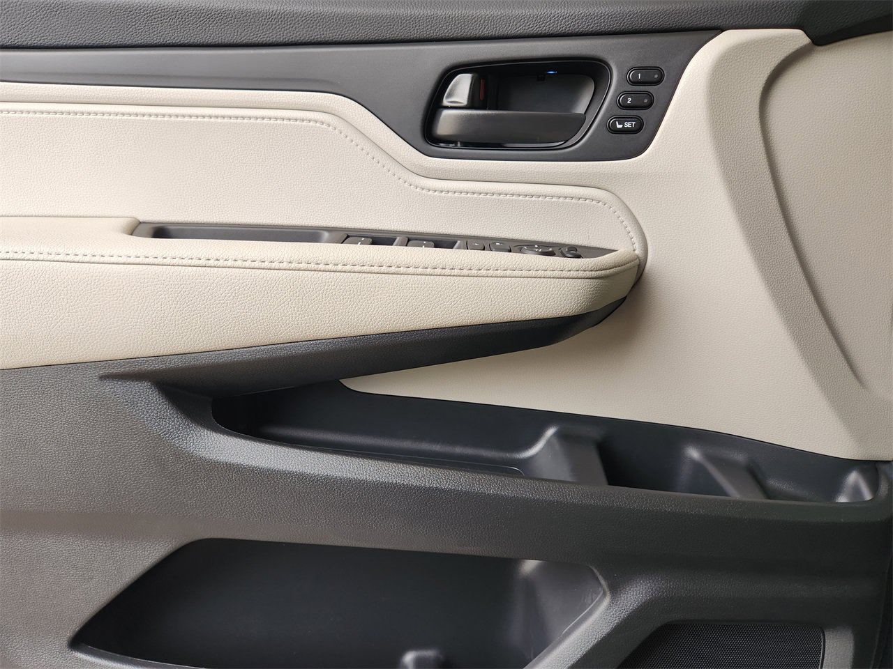 New 2027 Honda Odyssey EX-L image 17