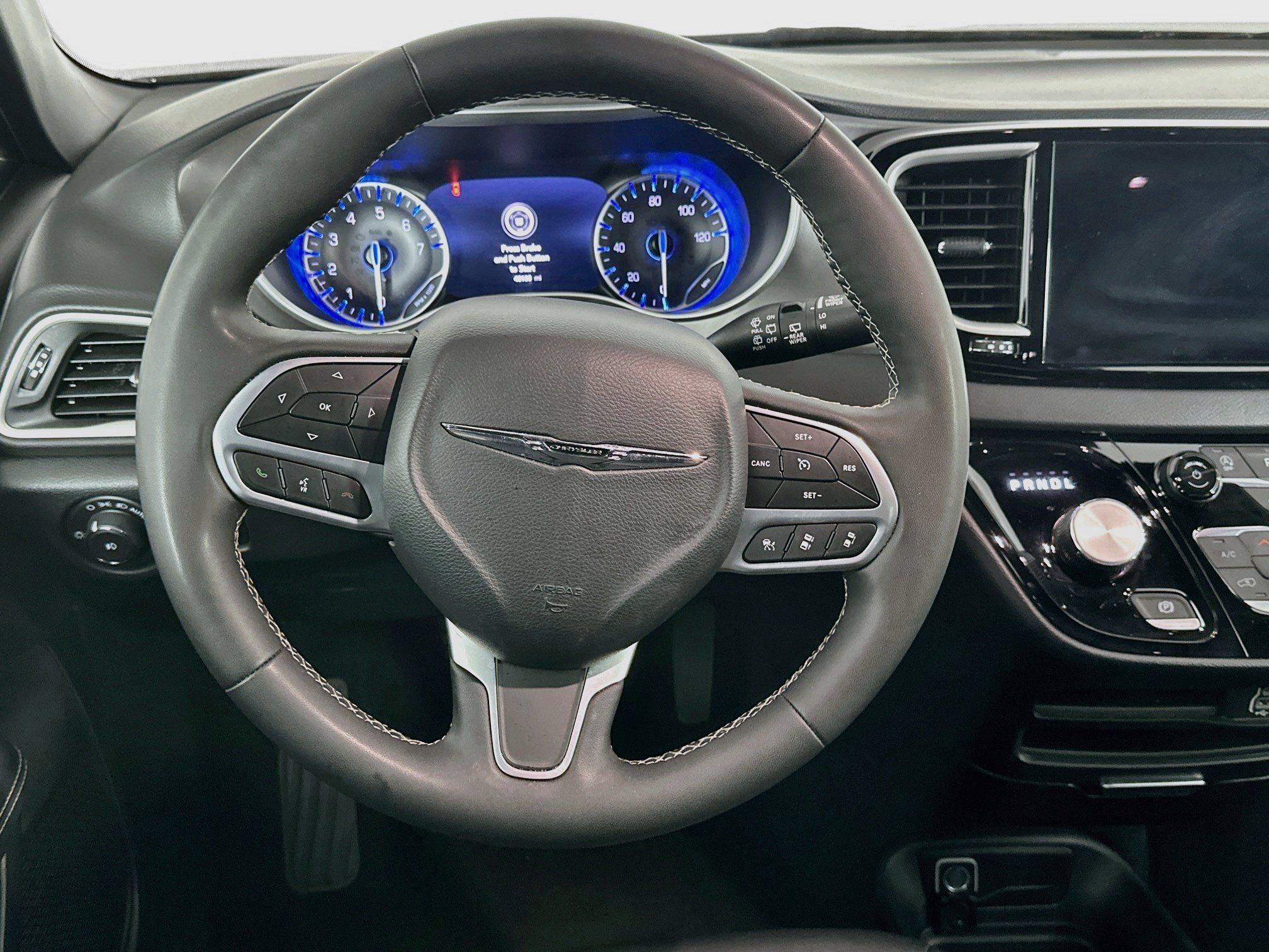 Used 2025 Chrysler Pacifica Select FWD image 18