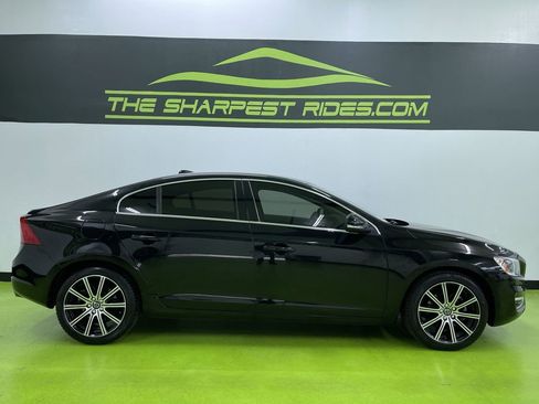 Used 2018 Volvo S60 T5 Inscription Platinum image 11