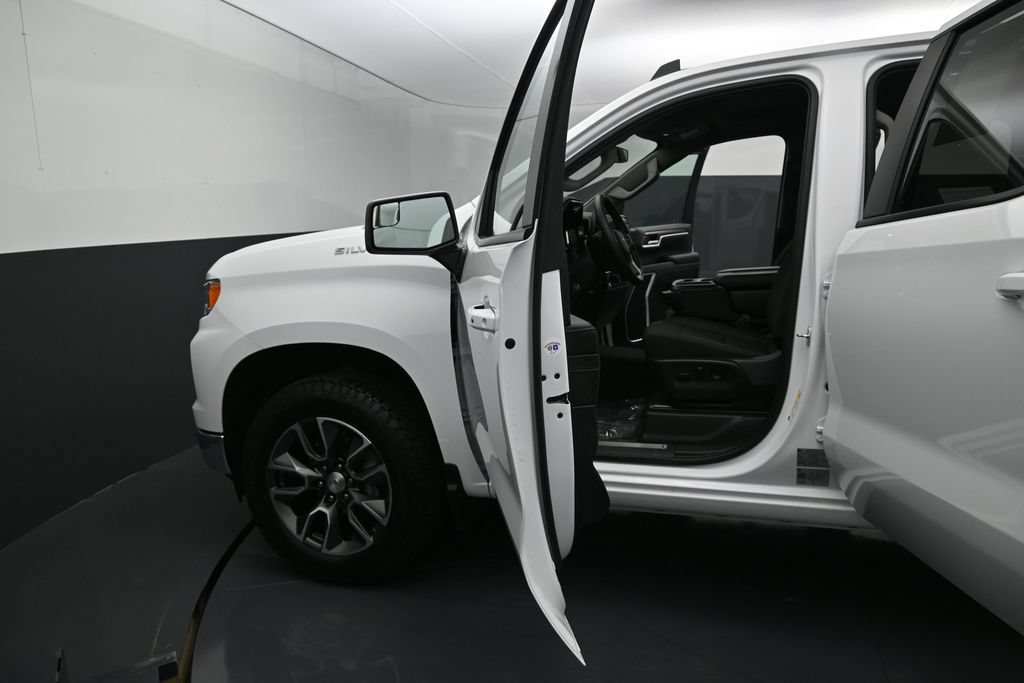 Certified 2024 Chevrolet Silverado 1500 LT AWD/4WD image 13
