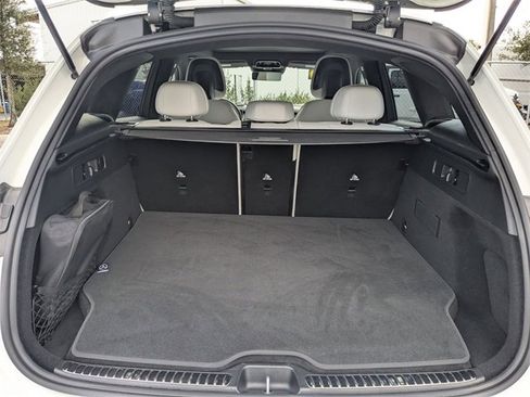 Used 2025 Mercedes-Benz GLC 350e 4MATIC image 12