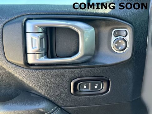 Used 2019 Jeep Wrangler Unlimited Sahara w/ Quick Order Package 24M Moab image 15