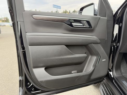 New 2026 Chevrolet Suburban Premier w/ Sun And Tow Package image 11