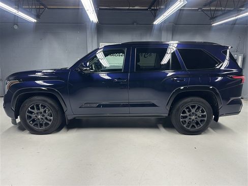 Used 2026 Toyota Sequoia Platinum AWD/4WD image 10