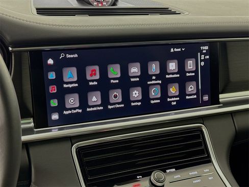 Certified 2023 Porsche Panamera Turbo S w/ Premium Package image 20