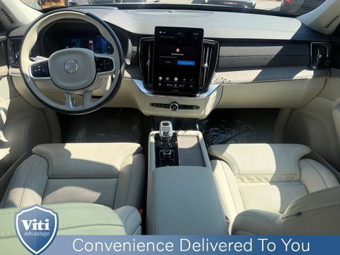 Used 2025 Volvo XC90 T8 Ultra w/ Protection Package Premier AWD/4WD image 2
