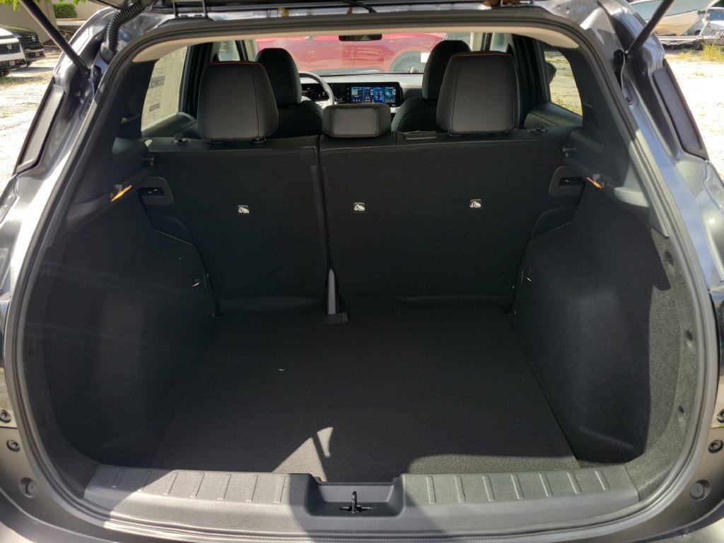 New 2027 Nissan Kicks SR FWD image 13