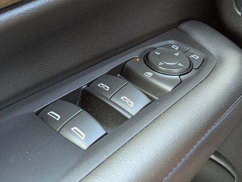 Used 2025 Chevrolet Tahoe Z71 AWD/4WD image 28