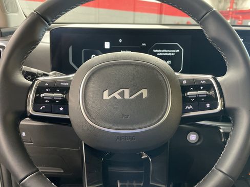 Used 2025 Kia Sorento SX FWD image 18