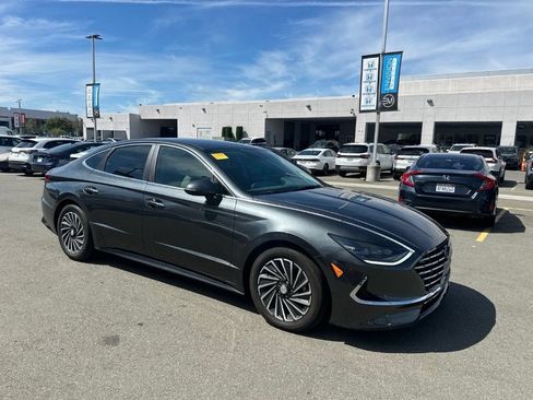 Used 2023 Hyundai Sonata SEL FWD image 2