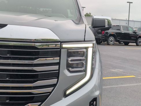 New 2026 GMC Sierra 1500 SLT w/ SLT Premium Plus Package AWD/4WD image 12