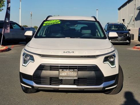 Used 2024 Kia Niro EX FWD image 2