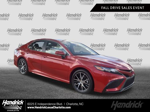 Used 2023 Toyota Camry SE w/ Convenience Package FWD image 1