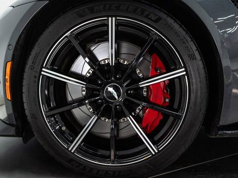 Used 2021 Aston Martin V8 Vantage Roadster RWD image 98