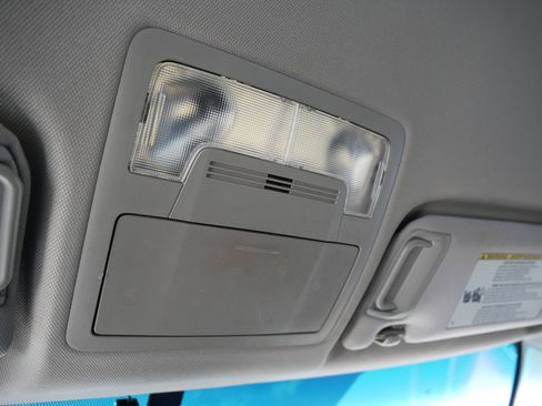 Used 2017 Toyota Camry SE image 32