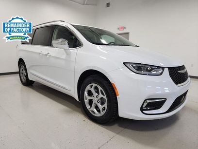 Used 2022 Chrysler Pacifica Limited