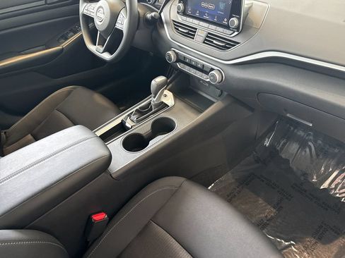 Certified 2025 Nissan Altima 2.5 S FWD image 14