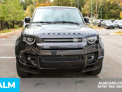 Used 2024 Land Rover Defender 110 X-Dynamic SE image 10