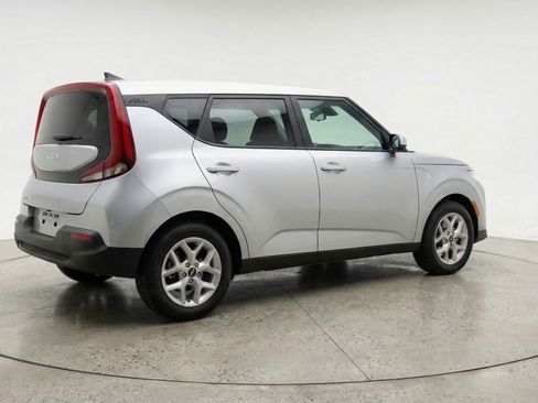 Used 2025 Kia Soul LX w/ LX Technology Package image 9