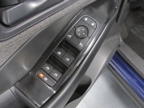 Used 2023 Nissan Rogue S image 28