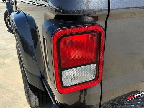 New 2026 Jeep Gladiator Sport image 36