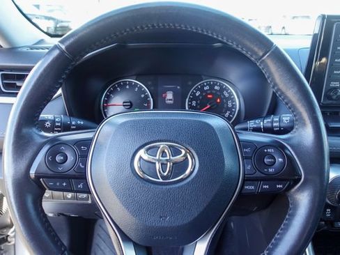 Certified 2020 Toyota RAV4 XLE w/ Convenience Package image 16