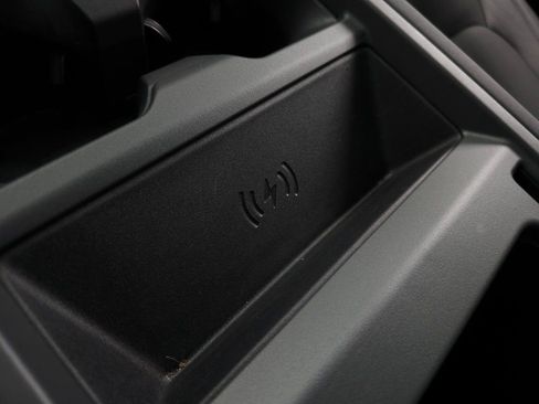 Used 2025 Land Rover Defender 110 X-Dynamic SE image 39