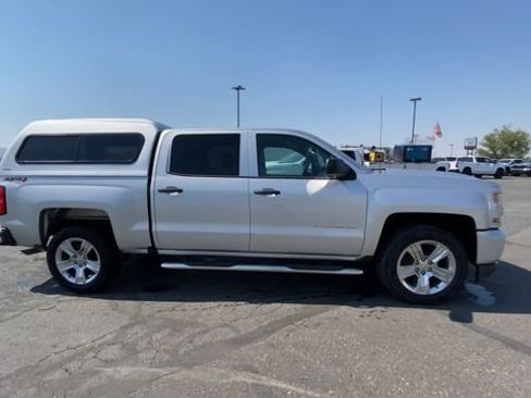 Used 2018 Chevrolet Silverado 1500 Custom w/ Custom Value Package AWD/4WD image 9